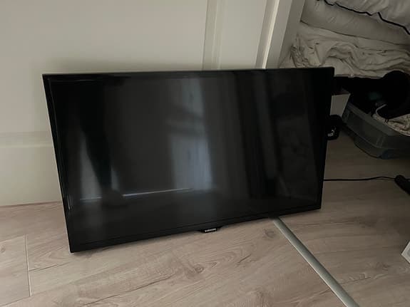 Samsung UE32F5005 32" TV inkl väggfäste