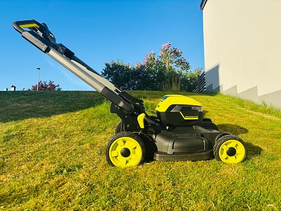 Ryobi gräsklippare + uppsamlare 36 volt batteri och laddare