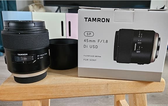 Sony A99 (SLT-A99V) fullformatskamera + Tamron SP 45mm f/1.8 Di USD