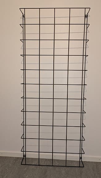 Svart spalje för klätterväxter