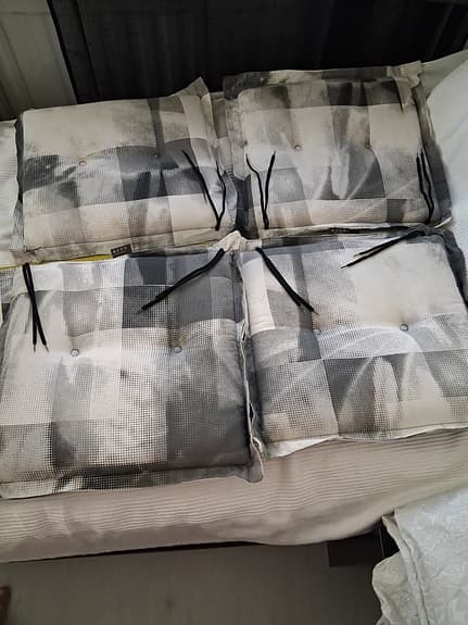 4 Kuddar till stolar med snöre