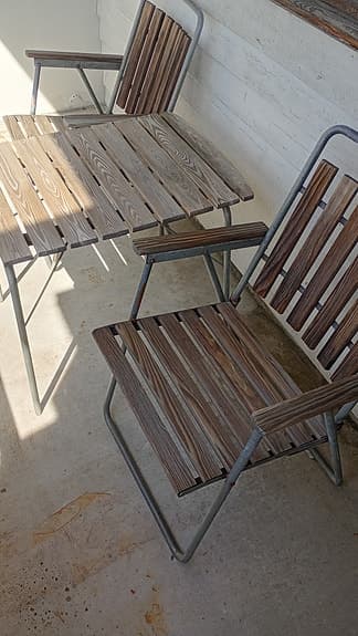 Trädgårdsbord med 2  stolar Grythyttan?  i trä och metall hopfällbara  VINTAGE