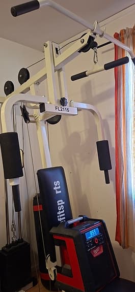 BeneSports FL2115 multigym med vikter och bänk