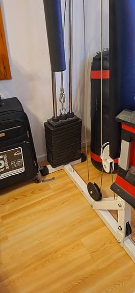 BeneSports FL2115 multigym med vikter och bänk