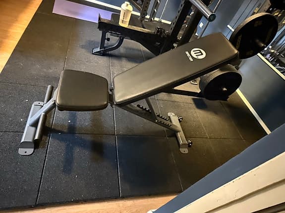 Master Fitness justerbar träningsbänk svart