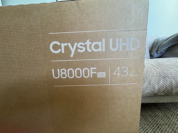 Samsung Crystal UHD U8000F TV 43 tum - NY