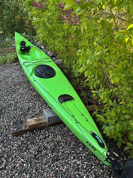 NK Surfski / motionskajak inkl. kolfiberpaddel och tillbehör