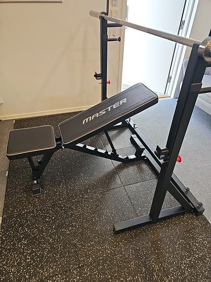 Gym, Ställning, skivstång, justerbarbänk, 120kg.
