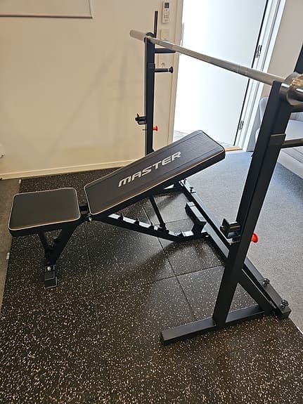 Gym, Ställning, skivstång, justerbarbänk, 120kg.
