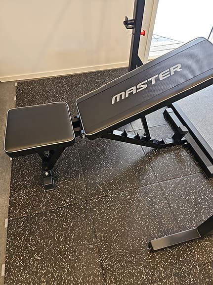 Gym, Ställning, skivstång, justerbarbänk, 120kg.