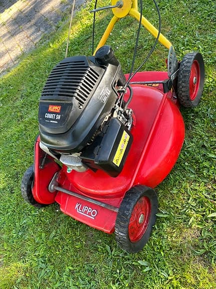 Makita gräsklippare med stark briggs&straton  motor