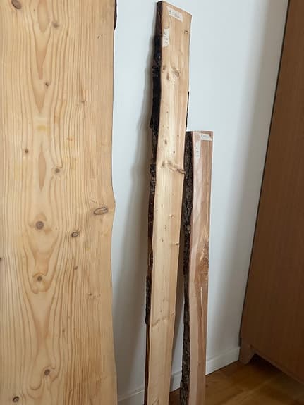 Hyvlade plankor - hyllor, fönsterbrädor, bord, mm.