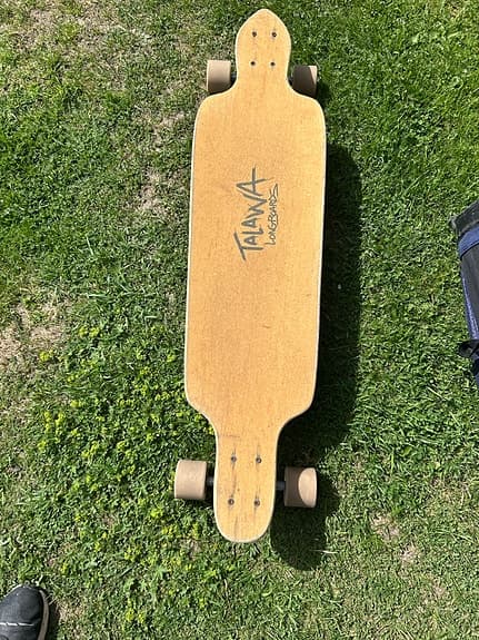 Talawa longboard trä med Shark Wheels hjul