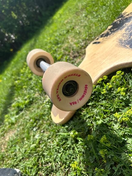Talawa longboard trä med Shark Wheels hjul