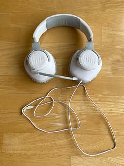 JBL Quantum 100 headset trådade hörlurar med mikrofon vit