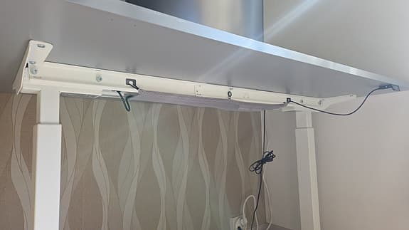 IKEA höj- och sänkbart kontorsbord säljs.