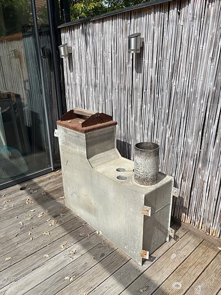 Utomhus vedugn / eldstad i metall