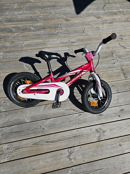 Specialized barncykel 12" hot rock