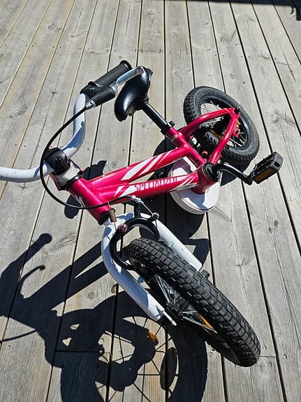 Specialized barncykel 12" hot rock