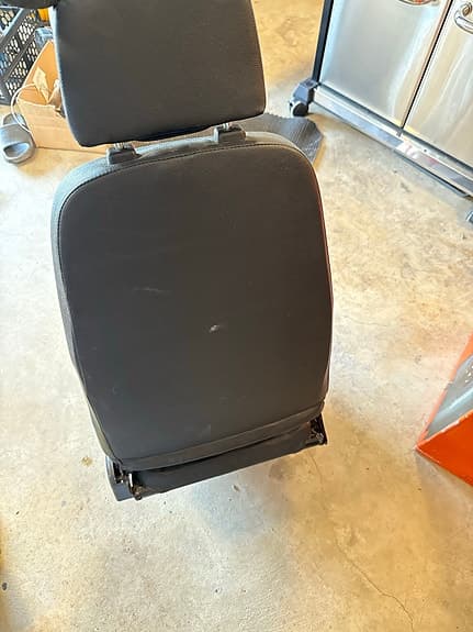 Ligier Svart bilstol med nackstöd