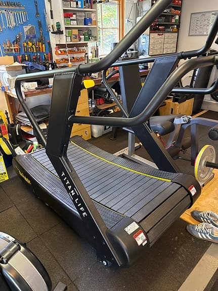 Titan Life Reebok löpband svart