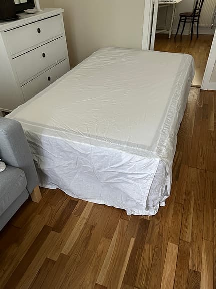 Himla vit sängkappa