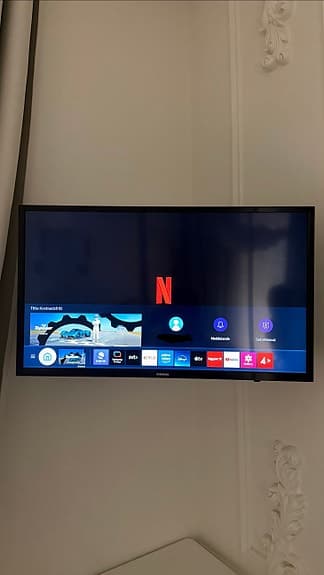 Som ny - SAMSUNG UE32T4305AKXXC 32” SMART TV