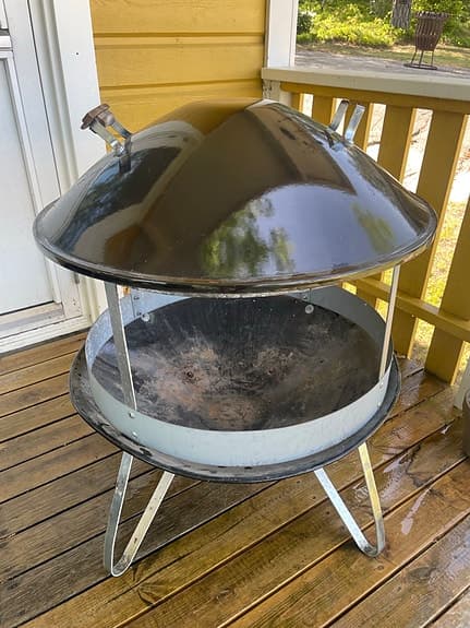 Weber eldstad med lock och överdrag svart