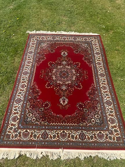 Atlas matta röd orientalisk mönstrad
