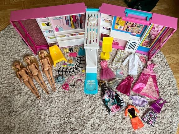 Barbie dream closet