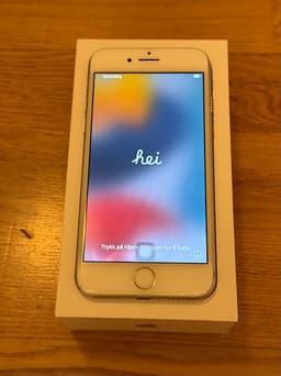 iPhone 7 i silver 32 GB.