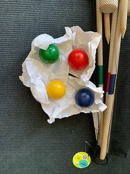 Krocketset i trä med färgade klot