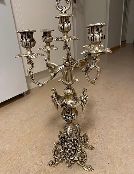 Ljusstake kandelaber i metall.