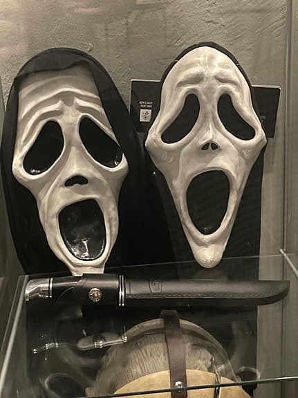 Scream/scary movie masker och kniv