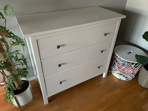 IKEA HEMNES byrå vit med 3 lådor