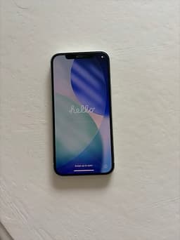 iPhone 12 128 GB 100% batterihälsa Sprucken baksida