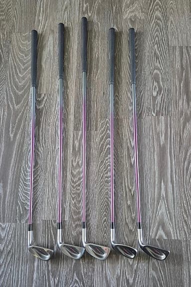 Wilson Ultra System 45 Ladies Järnset 5, 7, 9, S & W / 5 st klubbor