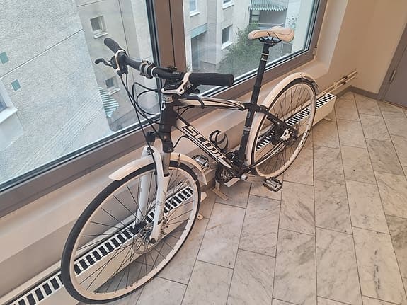 Scott 28" L svart/vit man