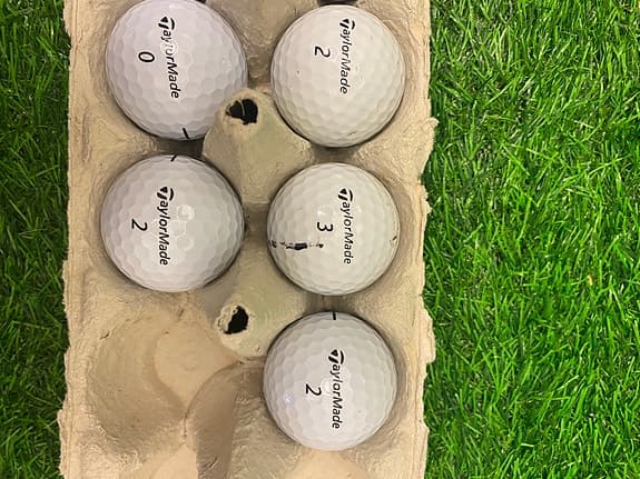 TaylorMade golfbollar vita 7st