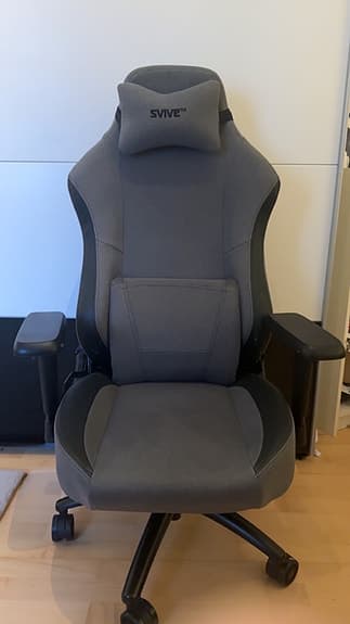 Grå svive gamingstol