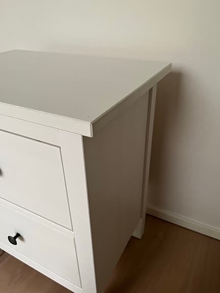 Hemnes byrå / nattduksbord 2 lådor