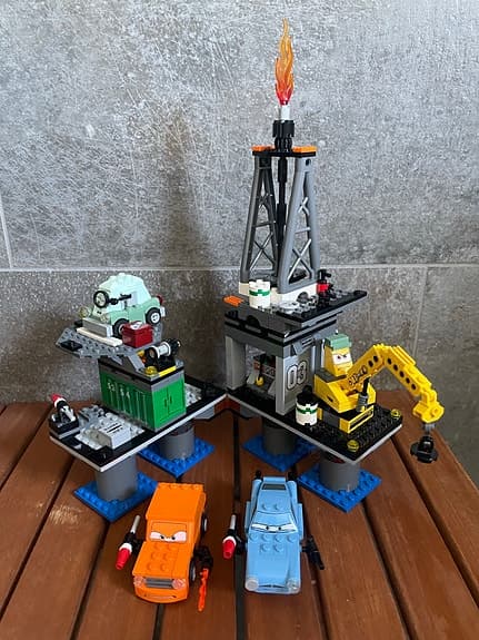 Lego Disney CARS - 9486 Oil Rig Escape