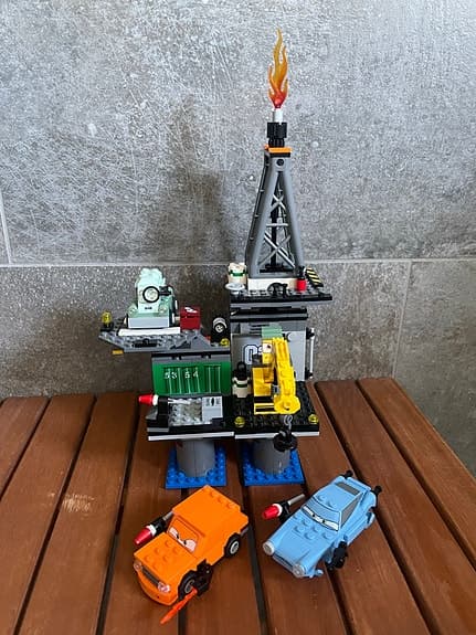 Lego Disney CARS - 9486 Oil Rig Escape