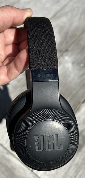 JBL E30
