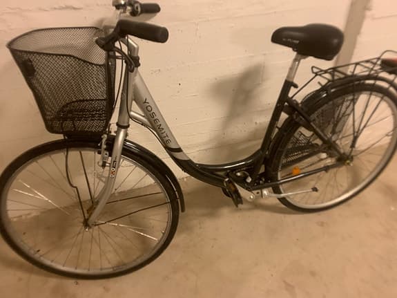 Fina och billiga cyklar .