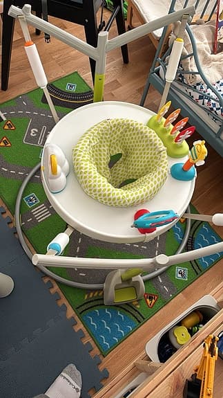 Skip hop Explore and moreaktivitetsstol / gåstol för bebis