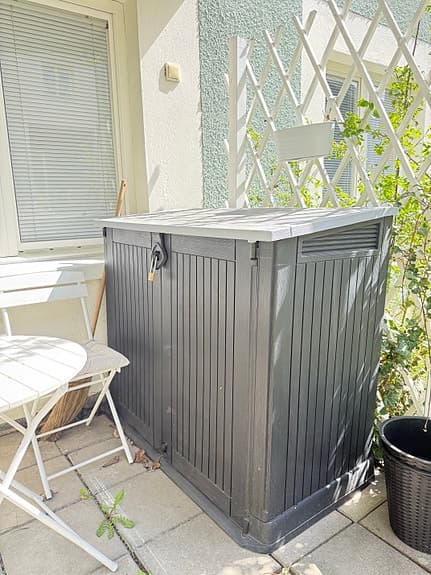 Uteförråd plastskåp med lock grå