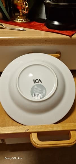 ICA djupa tallrikar vit porslin