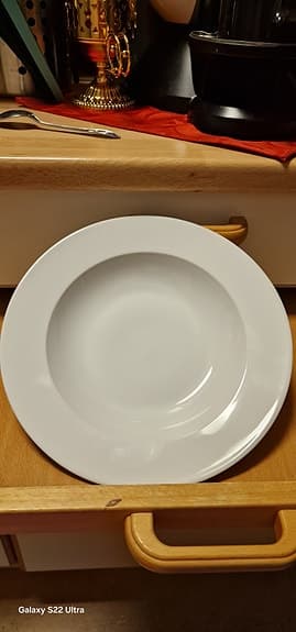 ICA djupa tallrikar vit porslin