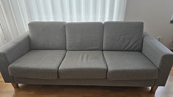 Stilren 3-sits soffa från Mio (Grå/Ek)